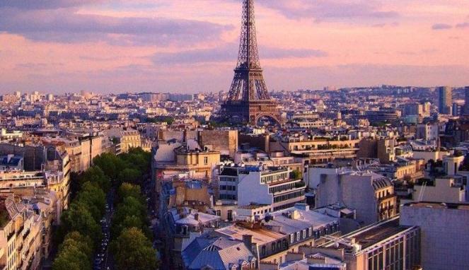 Wow Paris Bertekad jadi Destinasi Wisata Tanpa Busana